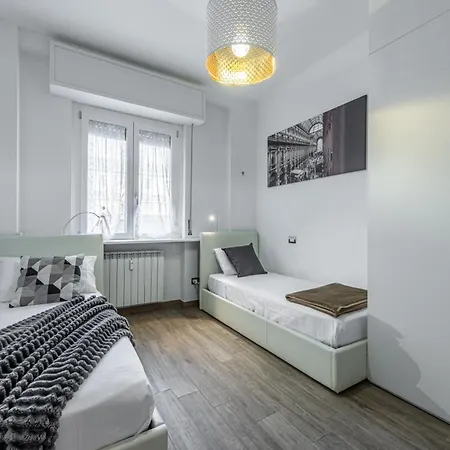 Giambellino Trilocale Accogliente Con Garage * 밀라노