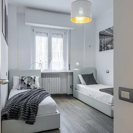 Giambellino Trilocale Accogliente Con Garage 아파트 *